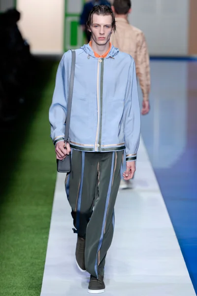Look 37